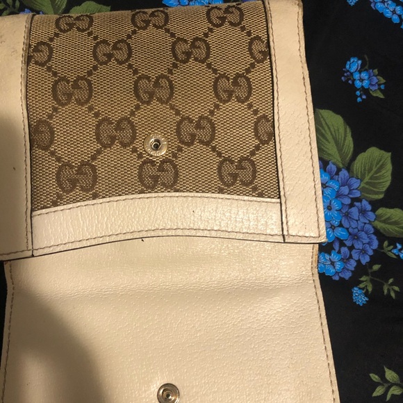 Authentic Gucci Wallet - Picture 3 of 5
